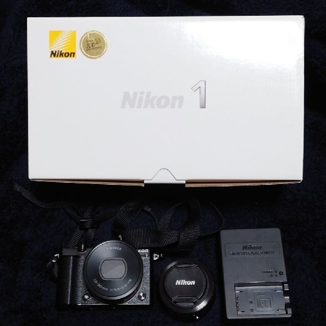 スマホ/家電/カメラニコン Nikon1 J5 ダブルレンズキット ミラーレス一眼