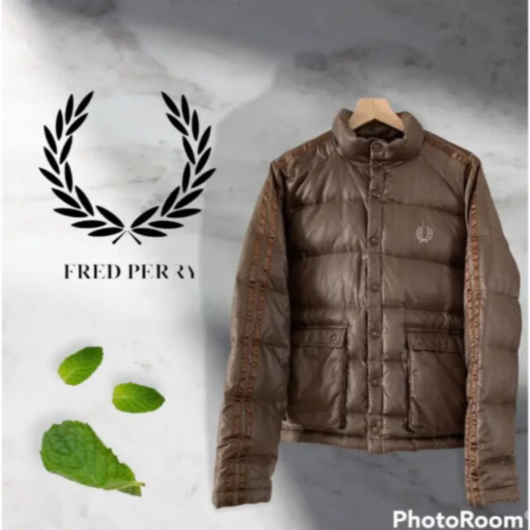 FRED PERRY(フレッドペリー)のフレッドペリー　M アウター メンズのジャケット/アウター(ダウンジャケット)の商品写真