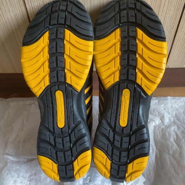 DUNLOP(ダンロップ)の【未使用、タグ付き】ダンロップ　セーフティーシューズ 30cm4E メンズの靴/シューズ(スニーカー)の商品写真