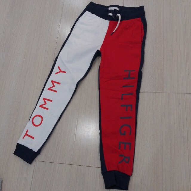 TOMMY HILFIGER トミーヒルフィガー キッズ スウェットパンツ 130の通販 by しおは's shop｜トミーヒルフィガーならラクマ