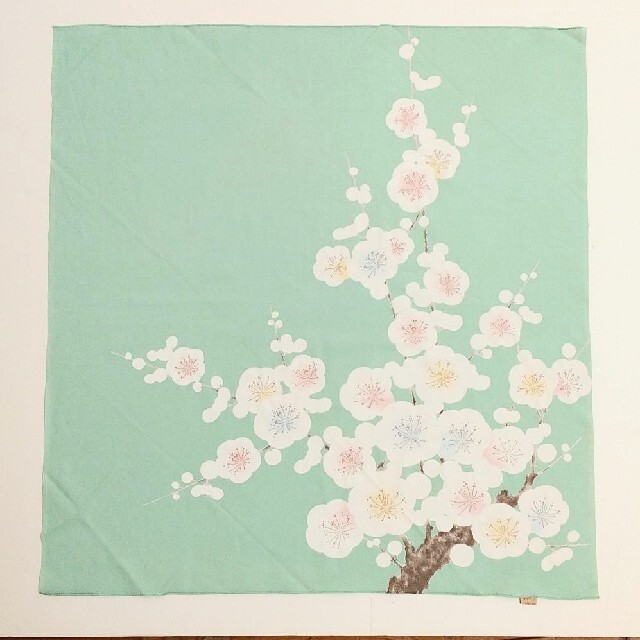 lily様専用‼️✨未使用.美品.梅の花が美しい風呂敷✨ レディースの水着/浴衣(和装小物)の商品写真