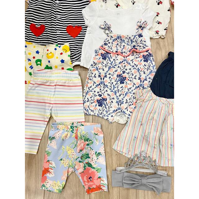 babyGAP(ベビーギャップ)の新品美品20点セット＋おまけ四つ　ブランド多数サイズ60・70 おまとめ売り キッズ/ベビー/マタニティのベビー服(~85cm)(その他)の商品写真