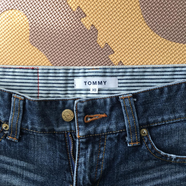 TOMMY(トミー)のショートデニムパンツ TOMMY レディースのパンツ(ショートパンツ)の商品写真
