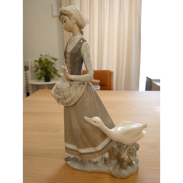 【極美品 無欠損 希少】LLADRO リヤドロ No.4815『ガチョウと少女』