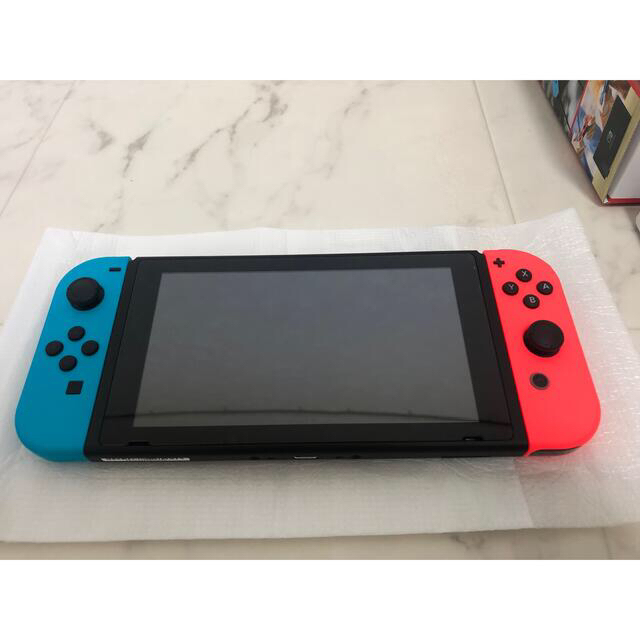 家庭用ゲーム機本体3月限定価格　任天堂　Nintendo Switch 本体　保証書　レシート付属