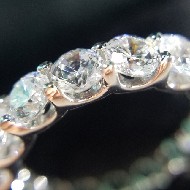 最高級ソナダイヤモンド　U字セッティングフルエタニティリング レディースのアクセサリー(リング(指輪))の商品写真