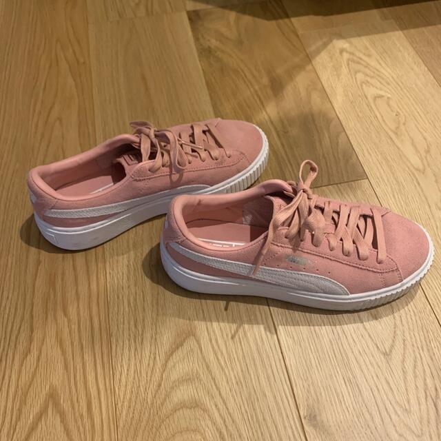 PUMA ピンクスニーカー