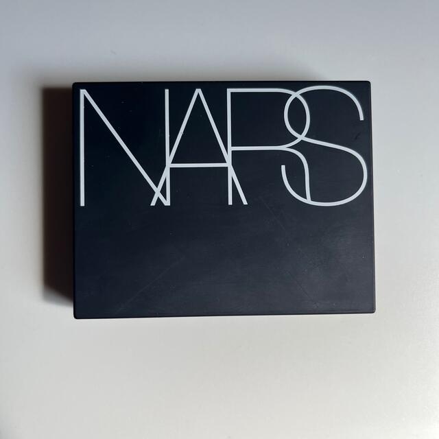 NARS(ナーズ)のNARS ライトリフレクティングセッティングパウダー　プレストN コスメ/美容のベースメイク/化粧品(フェイスパウダー)の商品写真