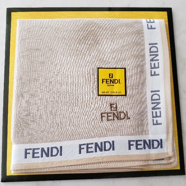 FENDI(フェンディ)のローズ様専用　フェンディ　FENDI　ハンカチ　大判 レディースのファッション小物(ハンカチ)の商品写真