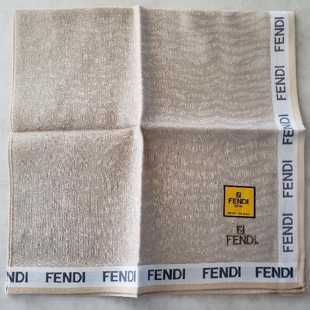 FENDI(フェンディ)のローズ様専用　フェンディ　FENDI　ハンカチ　大判 レディースのファッション小物(ハンカチ)の商品写真