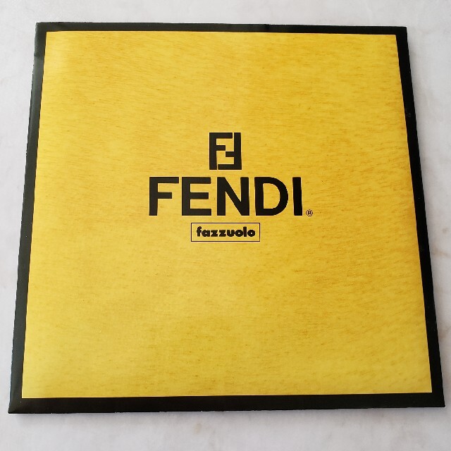 FENDI(フェンディ)のローズ様専用　フェンディ　FENDI　ハンカチ　大判 レディースのファッション小物(ハンカチ)の商品写真