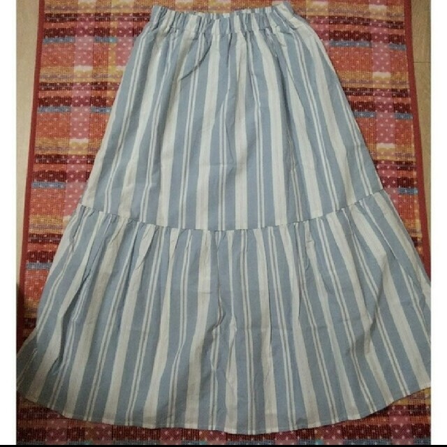 URBAN RESEARCH(アーバンリサーチ)の【新品タグ付き】アーバンリサーチアイテムズ　ブルー　ストライプ　スカート　綿 レディースのスカート(ひざ丈スカート)の商品写真