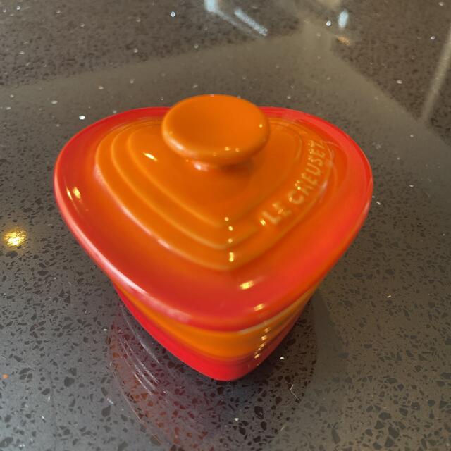 LE CREUSET(ルクルーゼ)のル・クルーゼ　ラムカン　ハート　オレンジ インテリア/住まい/日用品のキッチン/食器(食器)の商品写真