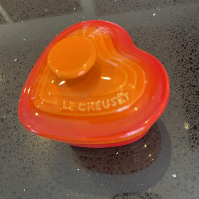 LE CREUSET(ルクルーゼ)のル・クルーゼ　ラムカン　ハート　オレンジ インテリア/住まい/日用品のキッチン/食器(食器)の商品写真