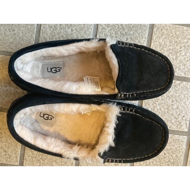 uggアンスレーモカシンブラック　24センチ