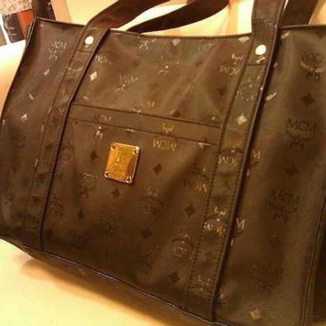MCM(エムシーエム)ロゴ 黒 大きめトートバッグ 【福袋セール