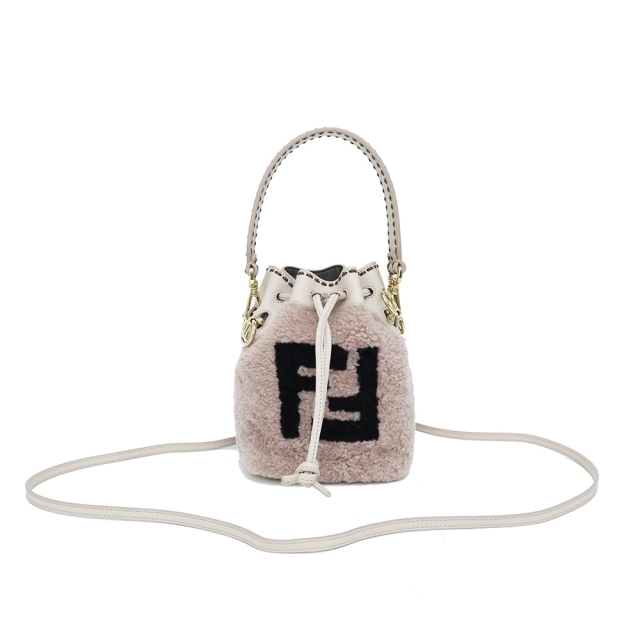 FENDI - フェンディ シープスキン モントレゾール ショルダーバッグ