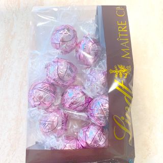 リンツ(Lindt)のLINDOR リンツ　リンドール　さくら　桜　10個(菓子/デザート)