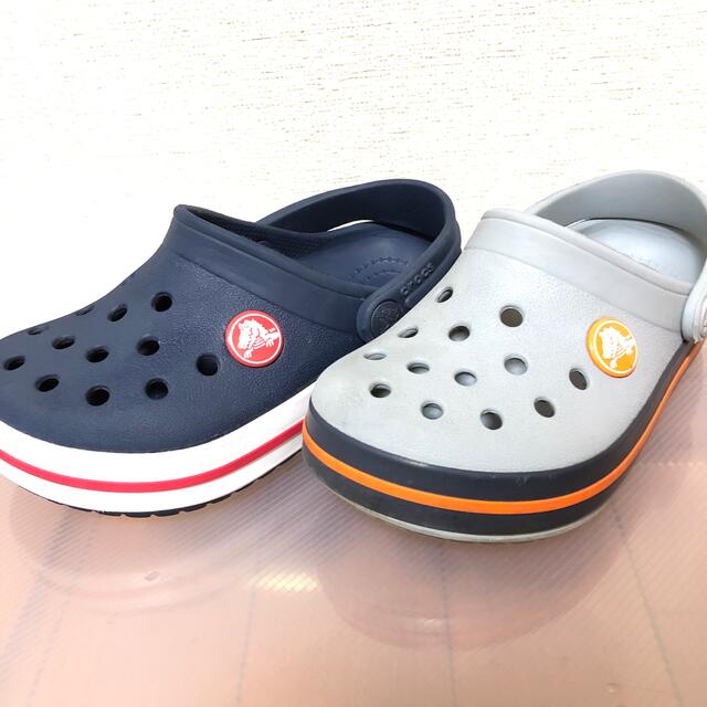 crocs(クロックス)の正規店購入確実正規品！クロックスCROCS キッズ用サンダル2足セット　15.5 キッズ/ベビー/マタニティのキッズ靴/シューズ(15cm~)(サンダル)の商品写真