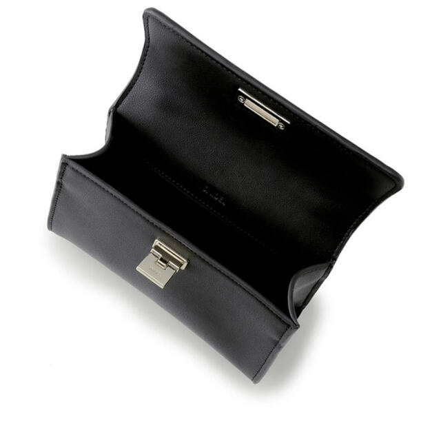SNIDEL(スナイデル)のスナイデル SNIDEL フロントメタルバッグ　BLK レディースのバッグ(ショルダーバッグ)の商品写真