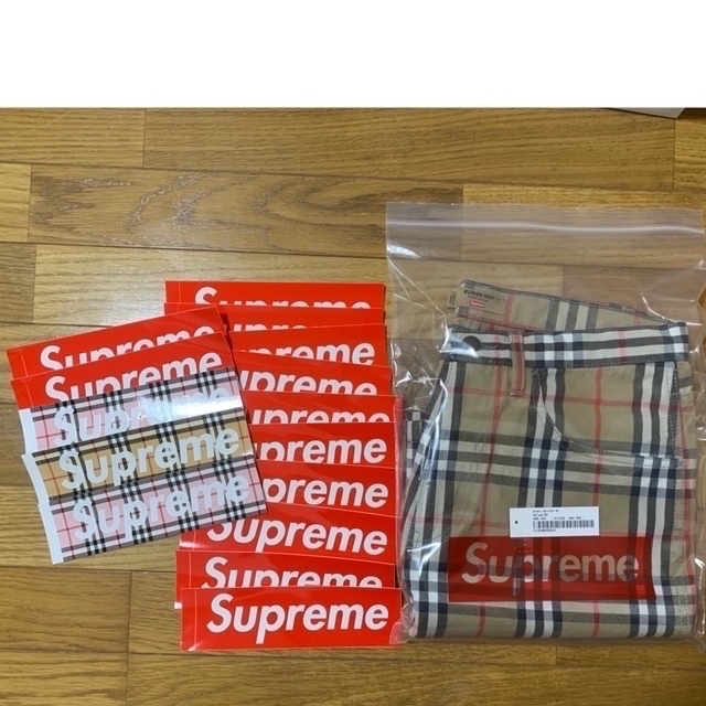 Supreme(シュプリーム)のSupreme Burberry Denim Short デニムショーツ　 メンズのパンツ(ショートパンツ)の商品写真