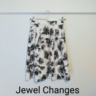 ジュエルチェンジズ(Jewel Changes)の美品＊Jewel Changes　ジュエルチェンジズ　花柄スカート　　21600(ひざ丈スカート)