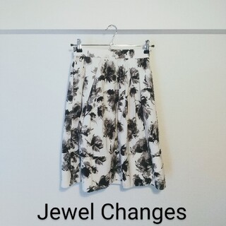 ジュエルチェンジズ(Jewel Changes)の美品＊Jewel Changes　花柄スカート　　21600(ひざ丈スカート)