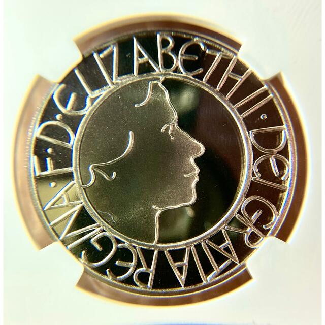 【値下げしました】2003年イギリス5ポンド硬貨★エリザベス女王戴冠50周年記念 エンタメ/ホビーの美術品/アンティーク(貨幣)の商品写真