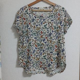 エイチアンドエム(H&M)の【ライチ様専用】エイチアンドエム　花柄Tシャツ　Lサイズ(Tシャツ(半袖/袖なし))