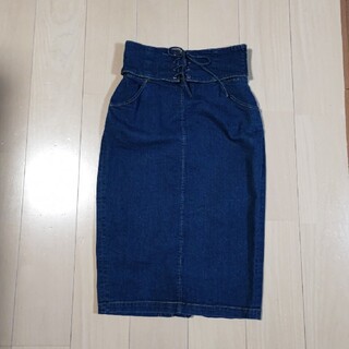 トランテアンソンドゥモード(31 Sons de mode)の美品☆ﾄﾗﾝﾃｱﾝ  デニムタイトスカート(ひざ丈スカート)