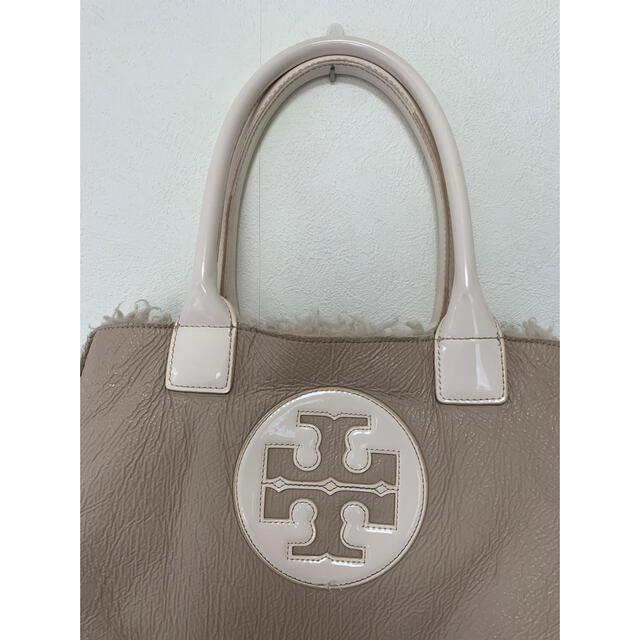 Tory Burch(トリーバーチ)のセール価格 美品 トリーバーチ トートバッグ スモール ボアフリース裏地付き レディースのバッグ(トートバッグ)の商品写真