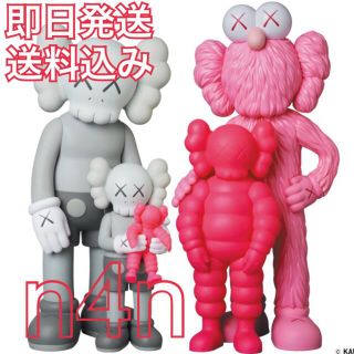 メディコムトイ(MEDICOM TOY)のKAWS FAMILY GREY/PINK/FLUORO PINK カウズ(その他)