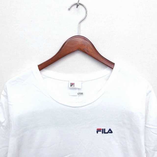 GYDA(ジェイダ)のジェイダ FILA コラボ Tシャツ カットソー 丸首 ロゴ 綿 半袖 白 黒 レディースのトップス(Tシャツ(半袖/袖なし))の商品写真