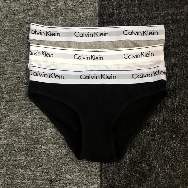 ck Calvin Klein(シーケーカルバンクライン)のカルバンクライン　レディース ショーツ　下着　3カラーセット　Mサイズ レディースの下着/アンダーウェア(ブラ&ショーツセット)の商品写真