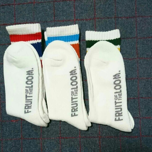 STANDARD CALIFORNIA(スタンダードカリフォルニア)のFRUIT OF THE LOOM ３P LINE SOCKS メンズのレッグウェア(ソックス)の商品写真