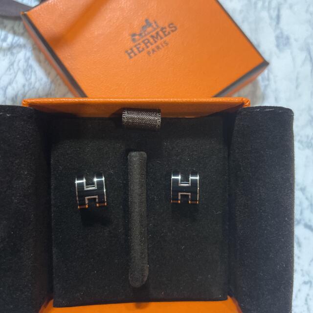 HERMES ポップアッシュ　Hミニピアス