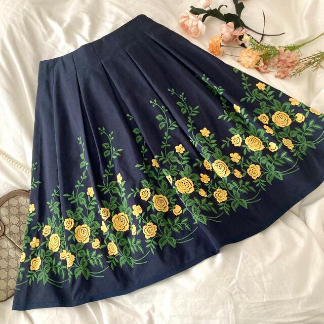 M'S GRACY - 新品☆M'S GRACY薔薇刺繍フレアスカート 36 ネイビー 膝丈 ...