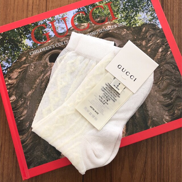 Gucci(グッチ)の【ご専用】グッチチルドレン 新品ワンピース＆ソックス 6 キッズ/ベビー/マタニティのキッズ服女の子用(90cm~)(ワンピース)の商品写真