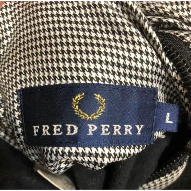 FRED PERRY(フレッドペリー)のフレッドペリー　ナイロンジャケット　パープル　チェック メンズのジャケット/アウター(ナイロンジャケット)の商品写真