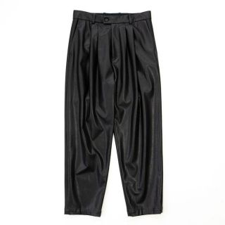 コモリ(COMOLI)のstein 21aw FAKE LEATHER TROUSERS(スラックス)