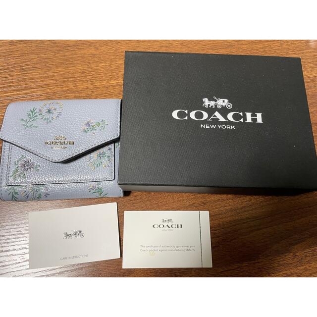 COACH コーチ　二つ折り財布 花柄 水色 ブルー 新品