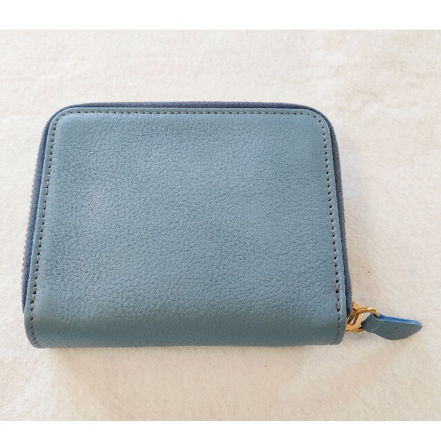 IL BISONTE(イルビゾンテ)の【新品】サイズ感◎イルビゾンテ  二つ折り財布 ラウンドファスナー くすみブルー レディースのファッション小物(財布)の商品写真