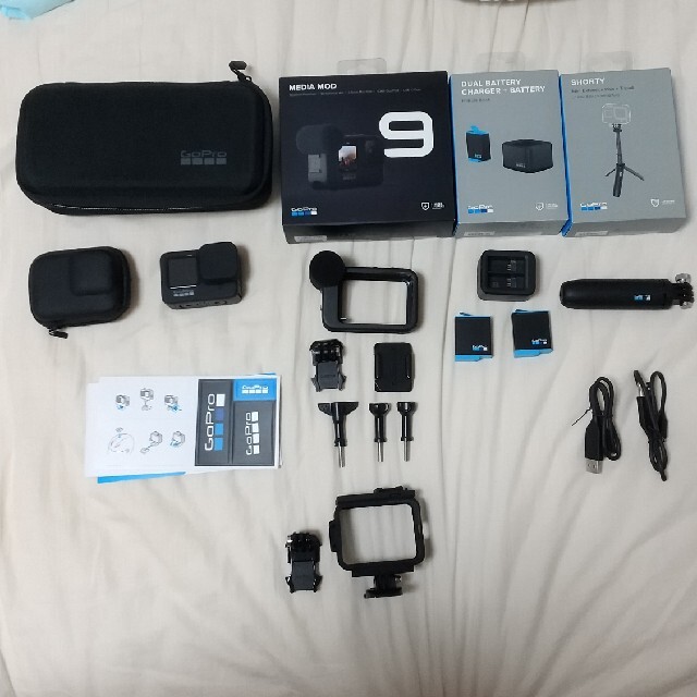 GoPro(ゴープロ)のゴープロ9　他アタッチメント スマホ/家電/カメラのカメラ(ビデオカメラ)の商品写真