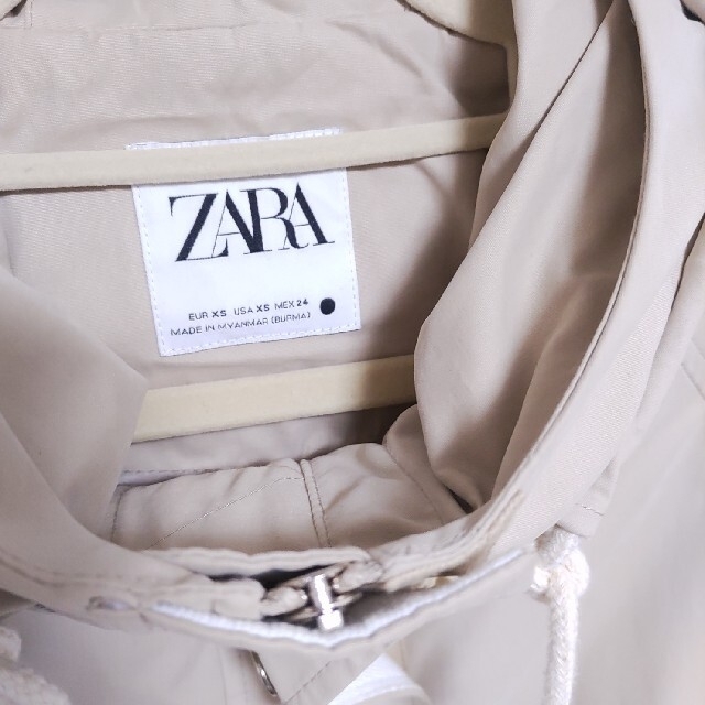 ZARA(ザラ)の3/31迄　ZARA マウンテンパーカー ライトベージュ XS これからの時期に レディースのジャケット/アウター(ブルゾン)の商品写真