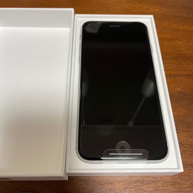 iPhone SE 64GB ホワイト　店頭動作確認品 1