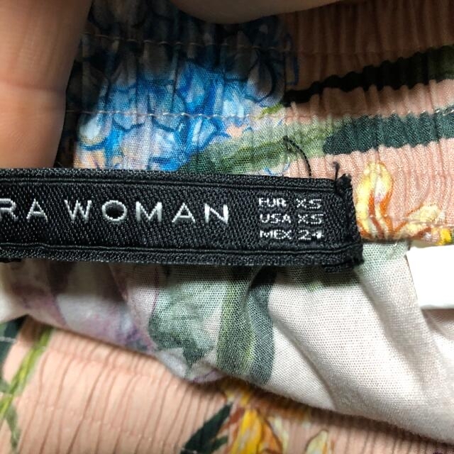 ZARA(ザラ)のフラワー柄 コットンスカート レディースのスカート(ひざ丈スカート)の商品写真