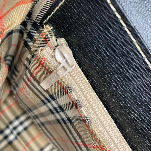 BURBERRY(バーバリー)のバーバリー　ハンドバッグ　ノバチェック　シャドーホース　ブラック　ロゴプレート レディースのバッグ(ハンドバッグ)の商品写真