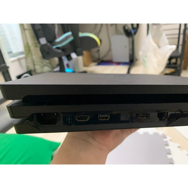 PS4Pro 1TB  CUH-7000BB01 6