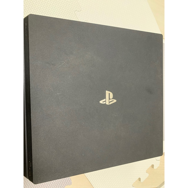 PS4Pro 1TB  CUH-7000BB01 7