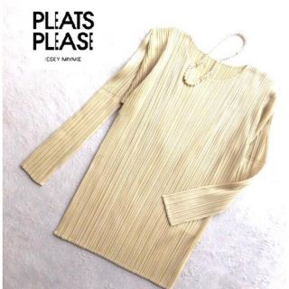 プリーツプリーズイッセイミヤケ(PLEATS PLEASE ISSEY MIYAKE)の新品同様　プリーツプリーズ　イッセイミヤケ　プリーツカットソー　サイズ3 M(カットソー(長袖/七分))